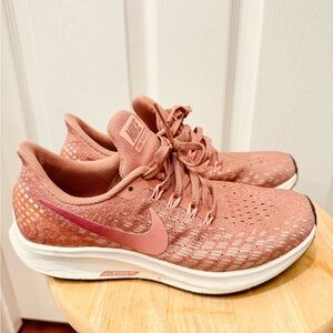 Nike Women's Zoom Pegasus 35 in Pink